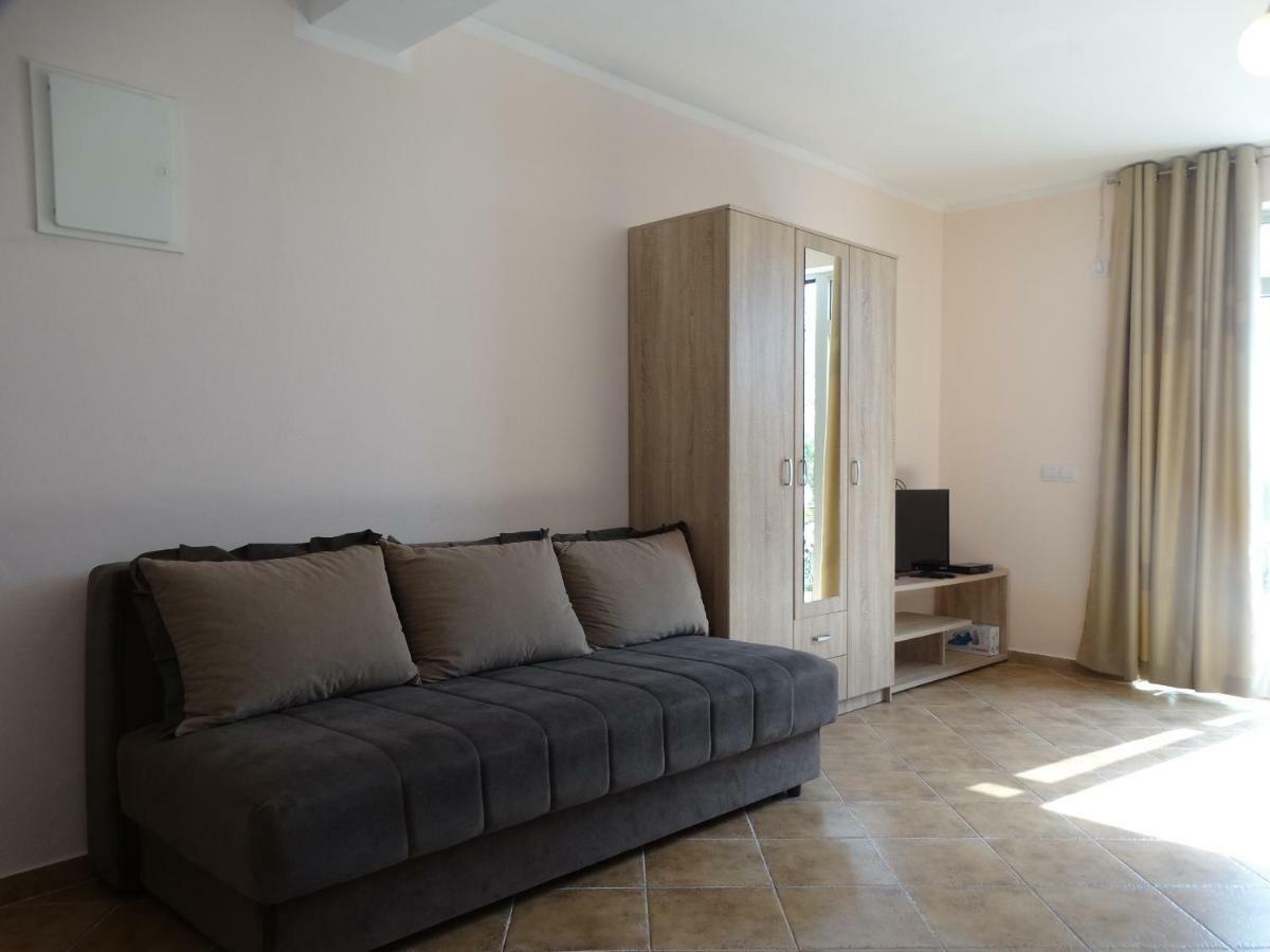 Green Line Guesthouse بار المظهر الخارجي الصورة